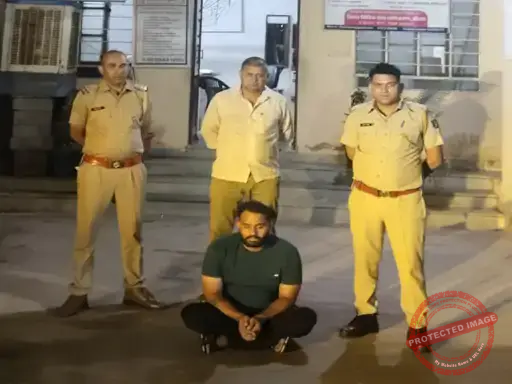 सीकर से एक साल से फरार तस्कर पकड़ा : ससुराल में काट रहा था फरारी, अफीम तस्करी करता था