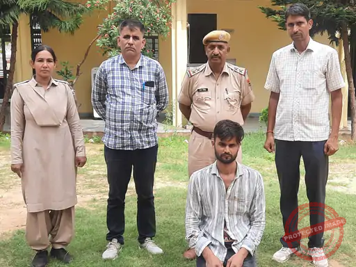 सीकर में 6 किलो डोडा-पोस्त के साथ तस्कर गिरफ्तार : जयपुर से खरीदकर लाया था, पुलिस ने नवलगढ़ पुलिया के पास पकड़ा