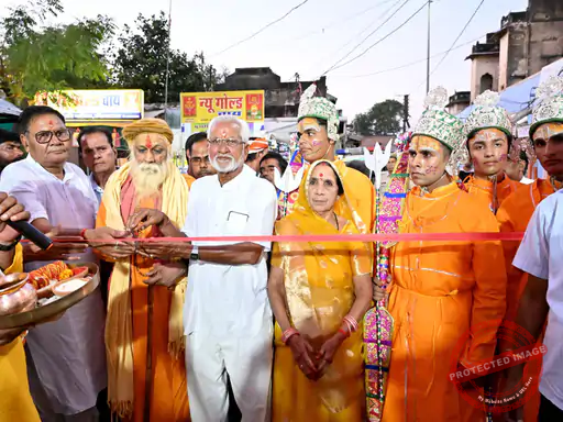 बिसाऊ में मूक रामलीला का आयोजन:श्रीराम जन्म और ताड़का वध का मंचन, कार्यक्रम में भक्तों ने की शिरकत